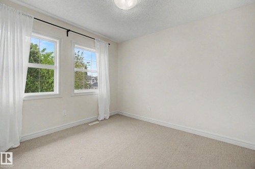 7365 Singer Way, Edmonton, AB 