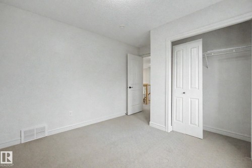 7365 Singer Way, Edmonton, AB 