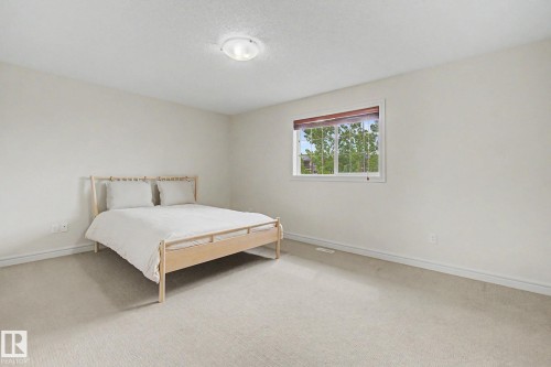 7365 Singer Way, Edmonton, AB 