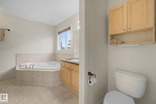 7365 Singer Way, Edmonton, AB 