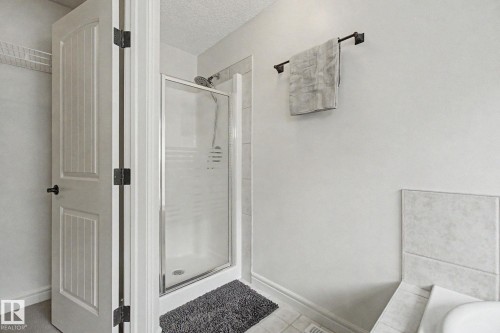 7365 Singer Way, Edmonton, AB 
