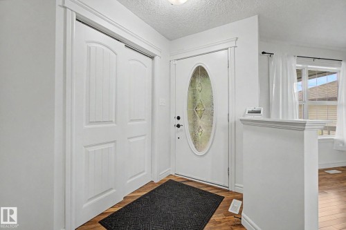 7365 Singer Way, Edmonton, AB 