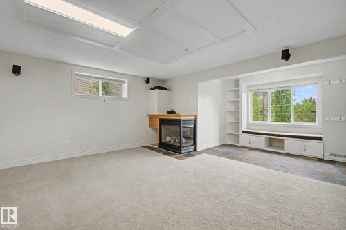 7365 Singer Way, Edmonton, AB 