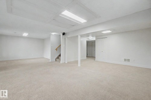 7365 Singer Way, Edmonton, AB 