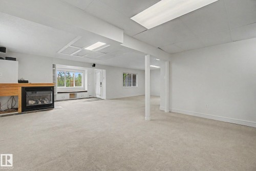 7365 Singer Way, Edmonton, AB 