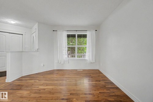 7365 Singer Way, Edmonton, AB 