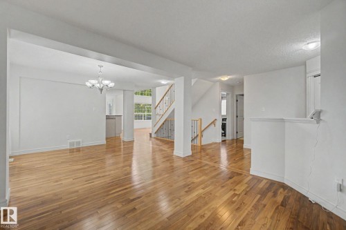 7365 Singer Way, Edmonton, AB 