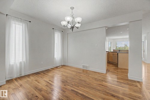 7365 Singer Way, Edmonton, AB 