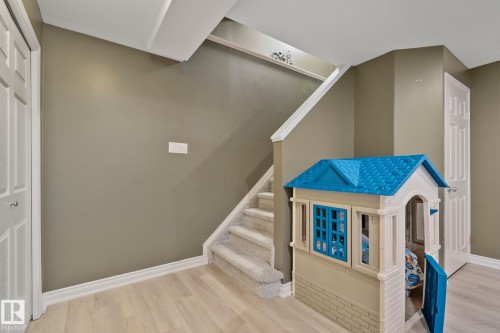 1604 Tompkins Place Nw, Edmonton, AB 
