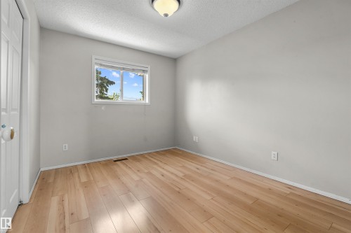 32 3311 58 Street, Edmonton, AB 