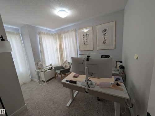Light-colored carpeting throughout, complemented by light gray walls - 9240 224 Street Nw, Edmonton, AB - Indoor