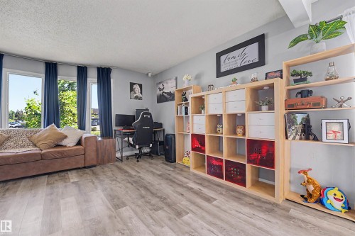 16608 109 St, Edmonton, AB 