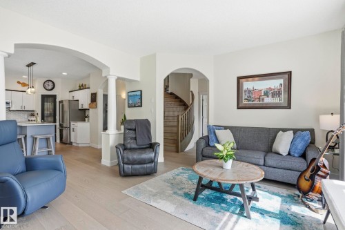 204 Sheppard Court, Edmonton, AB - Indoor Photo Showing Living Room