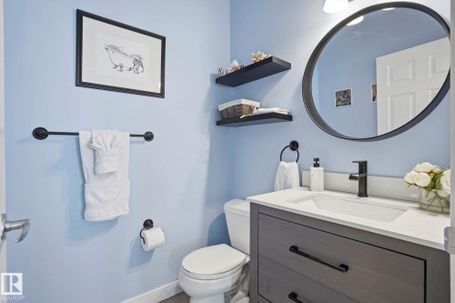 204 Sheppard Court, Edmonton, AB - Indoor Photo Showing Bathroom