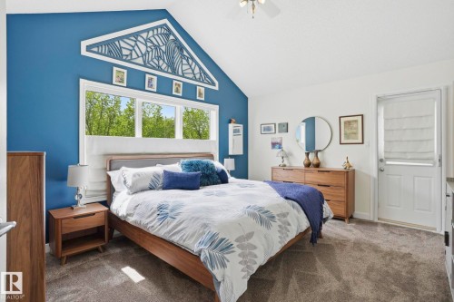 204 Sheppard Court, Edmonton, AB - Indoor Photo Showing Bedroom
