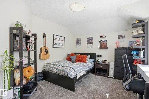 204 Sheppard Court, Edmonton, AB - Indoor Photo Showing Bedroom