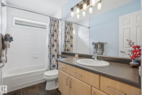 204 Sheppard Court, Edmonton, AB - Indoor Photo Showing Bathroom