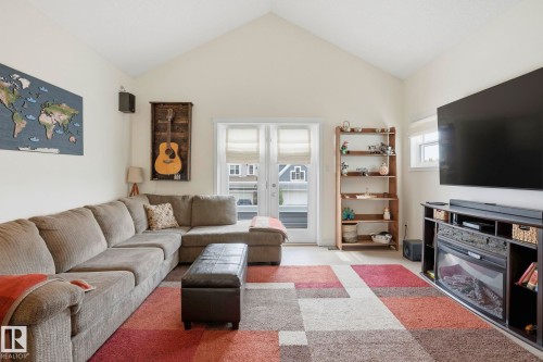 204 Sheppard Court, Edmonton, AB - Indoor Photo Showing Living Room