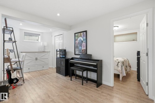 204 Sheppard Court, Edmonton, AB - Indoor Photo Showing Other Room