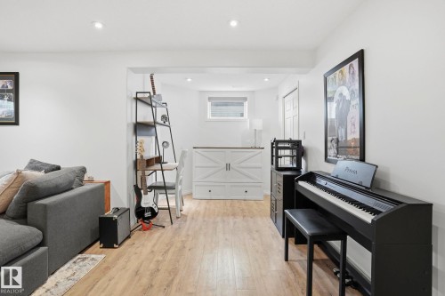 204 Sheppard Court, Edmonton, AB - Indoor Photo Showing Other Room