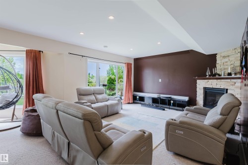 Living room - 20524 58 Avenue, Edmonton, AB 