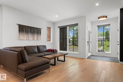 9138 71 Avenue, Edmonton, AB 