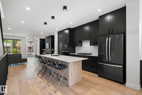 9138 71 Avenue, Edmonton, AB 