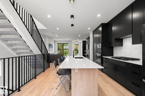 9138 71 Avenue, Edmonton, AB 