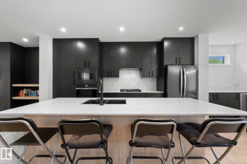 9138 71 Avenue, Edmonton, AB 