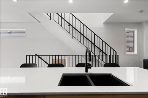 9138 71 Avenue, Edmonton, AB 
