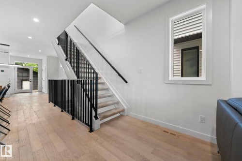 9138 71 Avenue, Edmonton, AB 