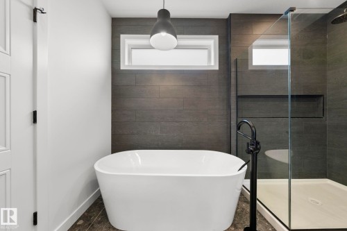 9138 71 Avenue, Edmonton, AB 