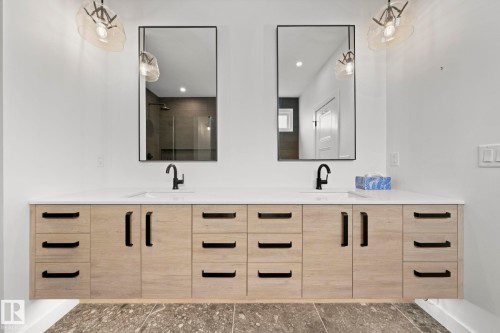 9138 71 Avenue, Edmonton, AB 