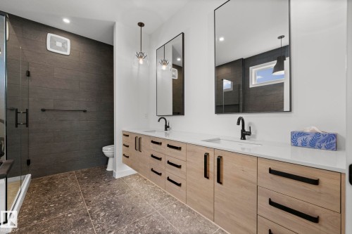 9138 71 Avenue, Edmonton, AB 