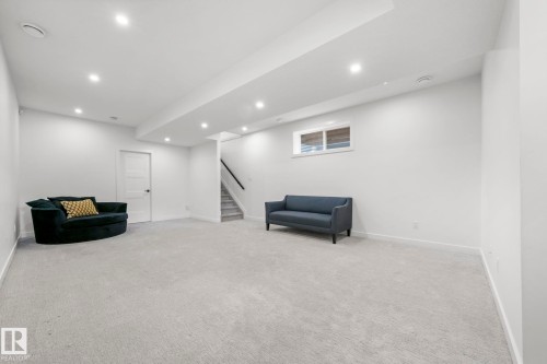 9138 71 Avenue, Edmonton, AB 