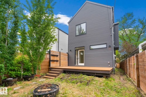 9138 71 Avenue, Edmonton, AB 