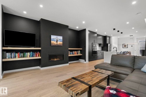9138 71 Avenue, Edmonton, AB 