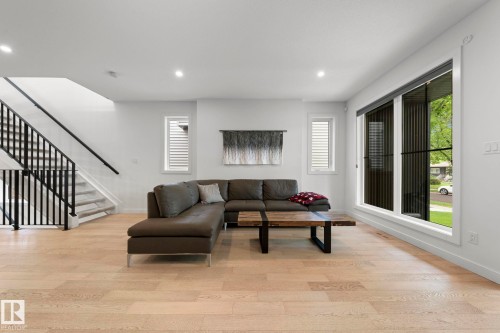 9138 71 Avenue, Edmonton, AB 