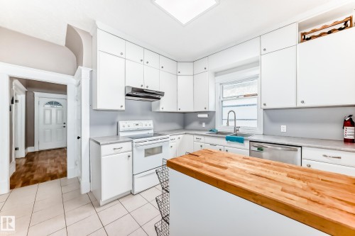 12121 64 Street, Edmonton, AB 