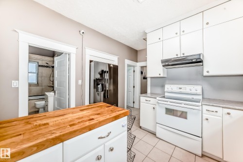 12121 64 Street, Edmonton, AB 