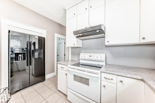 12121 64 Street, Edmonton, AB 