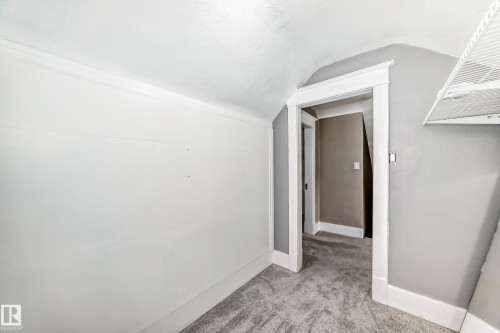 12121 64 Street, Edmonton, AB 