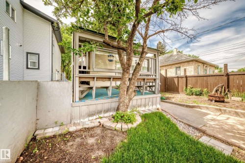12121 64 Street, Edmonton, AB 