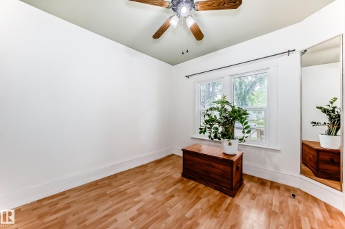 12121 64 Street, Edmonton, AB 
