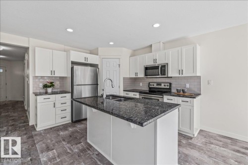 17703 65 Street Nw, Edmonton, AB 