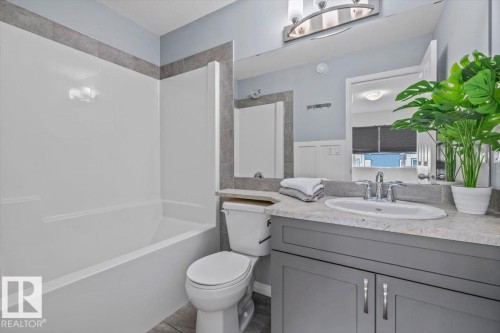 17703 65 Street Nw, Edmonton, AB 
