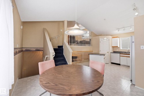 2050 Tanner Wynd, Edmonton, AB 