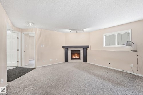 2050 Tanner Wynd, Edmonton, AB 