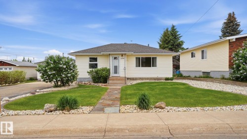 5206 45 Avenue  Vegreville, AB T9C 1A2