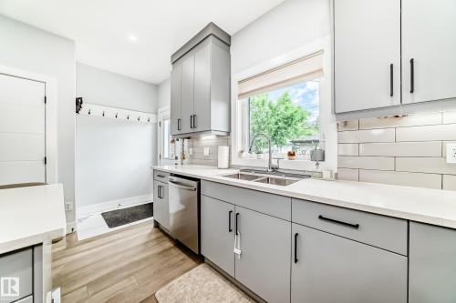 9830 73 Avenue, Edmonton, AB 